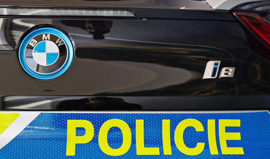 Детали экстерьера BMW i8 Policie (I12) 2017 года  (фото 7 из 9)